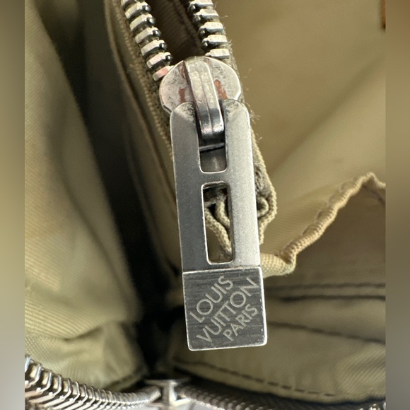 Authentic Louis Vuitton Damier Geant Acrobat Waist Bag Terre (COA Included) - Picture 8 of 15